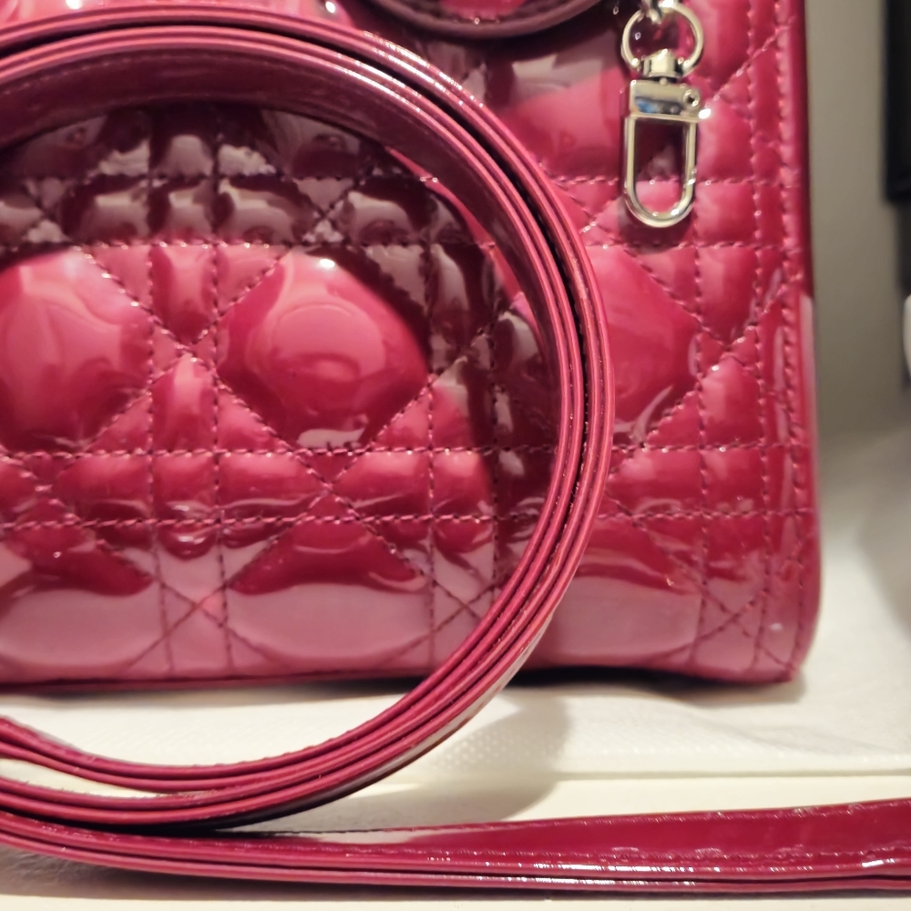 Christian Dior Lady Dior Quilt Cannage Patent in Medium size Red - Picture 7 of 7